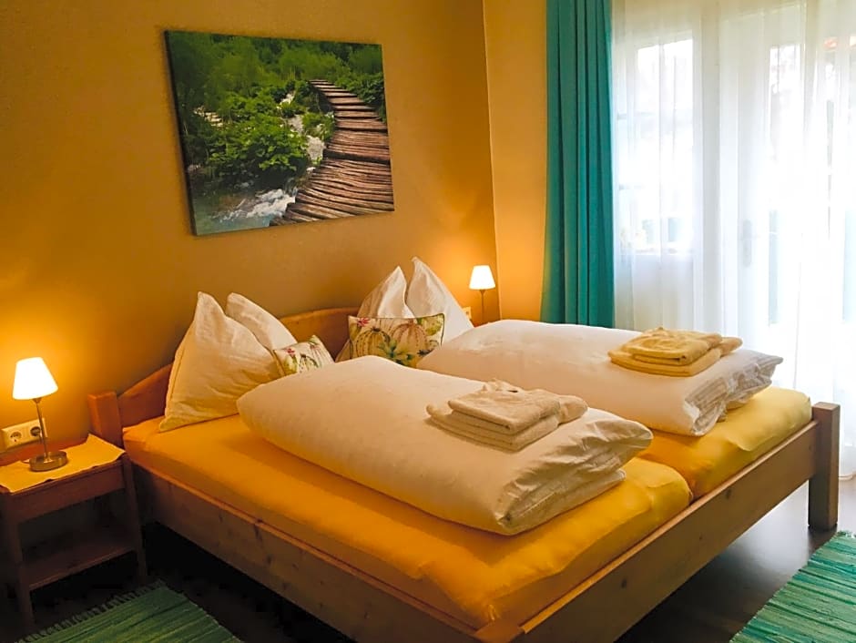 Pension Am Campus Velden – Velden, CA