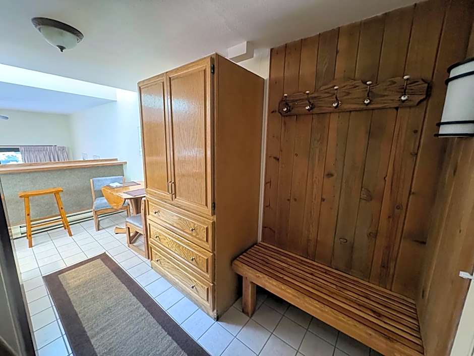 Shadow Mountain Lodge