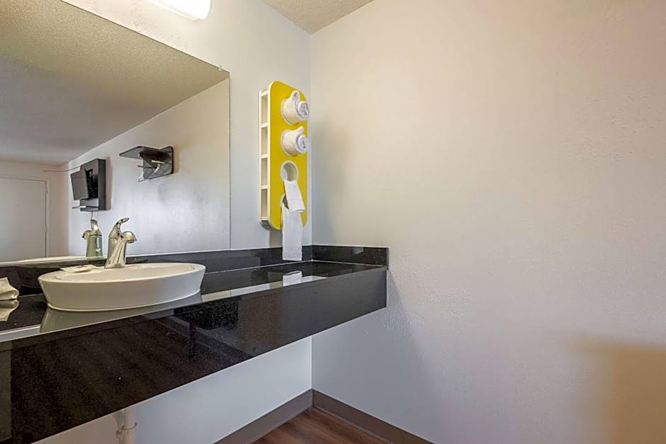 Hotel 465 By Regency