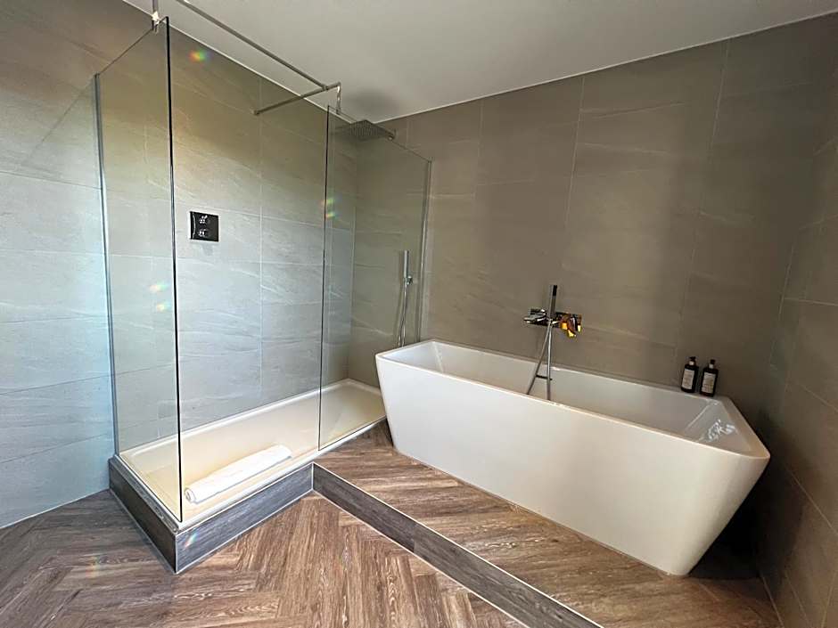 The Orchard Hotel & Restaurant