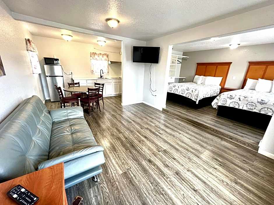 Royal Gateway Motel by OYO