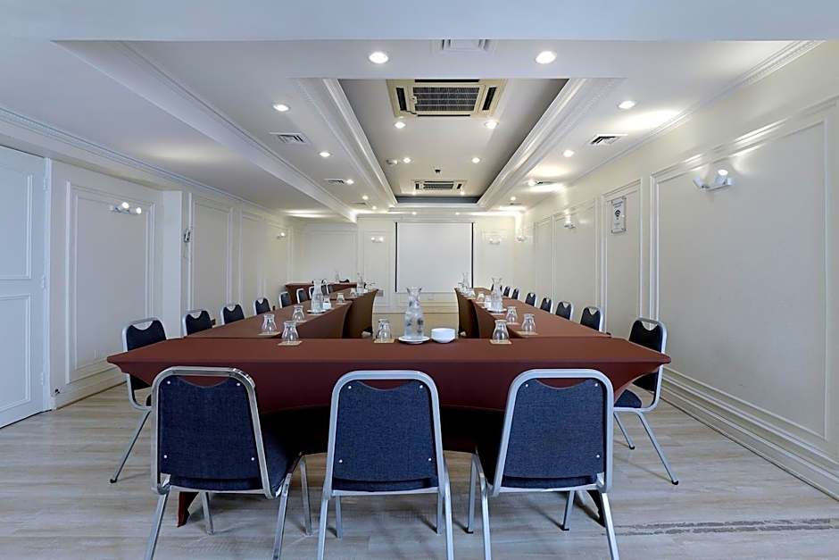 MR Express (ex Hotel Neruda Express)