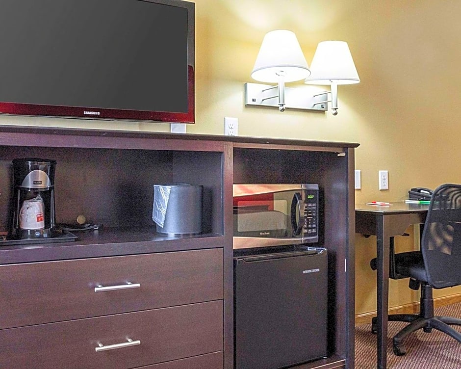 Econo Lodge Jamestown