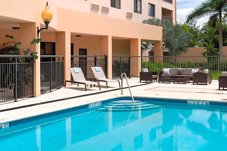 Courtyard by Marriott Miami At Dolphin Mall