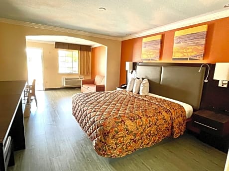 Standard King Room - Non-Smoking