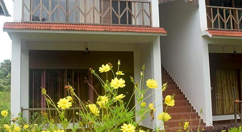 Hotel Exotica Squares