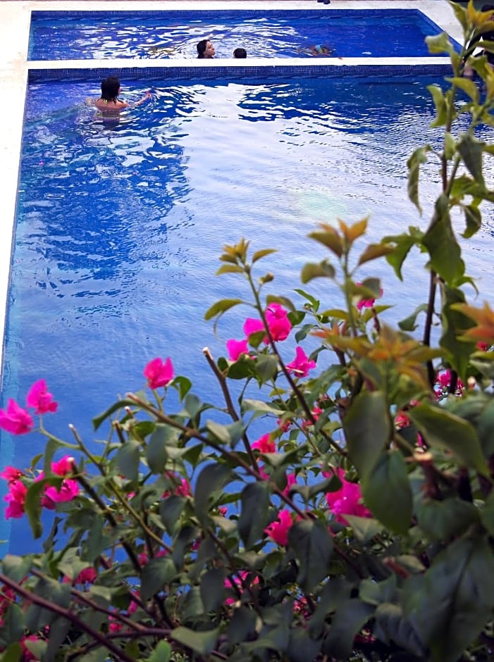 Don Luis Hostal - Sucursal Galeana - Tecolutla