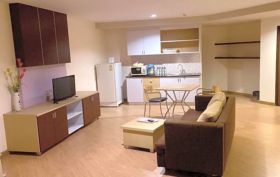 Photo 1 of 4 of Suite