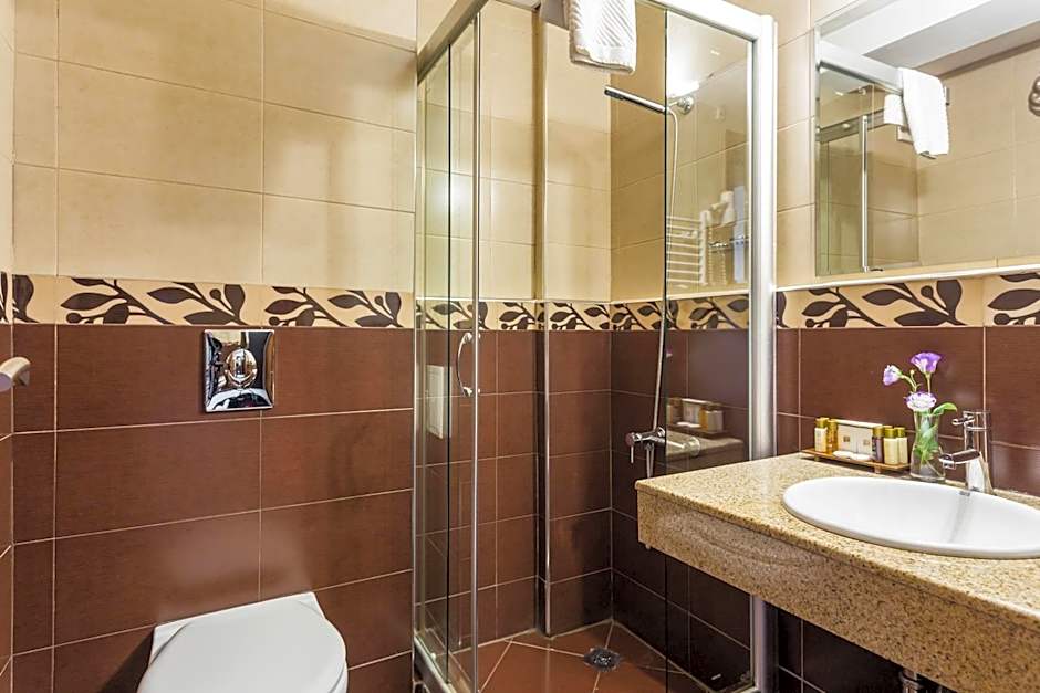 City Avenue Hotel by HMG