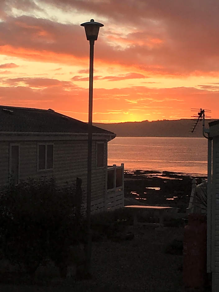 Caravan by the sea Trecco Bay