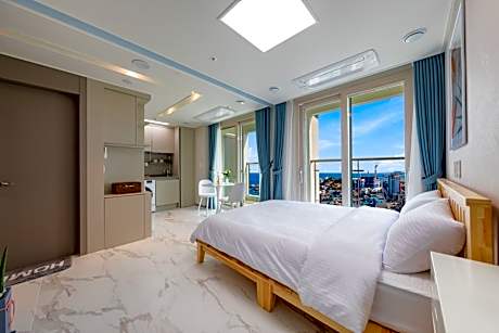 Sockcho Signature Pension