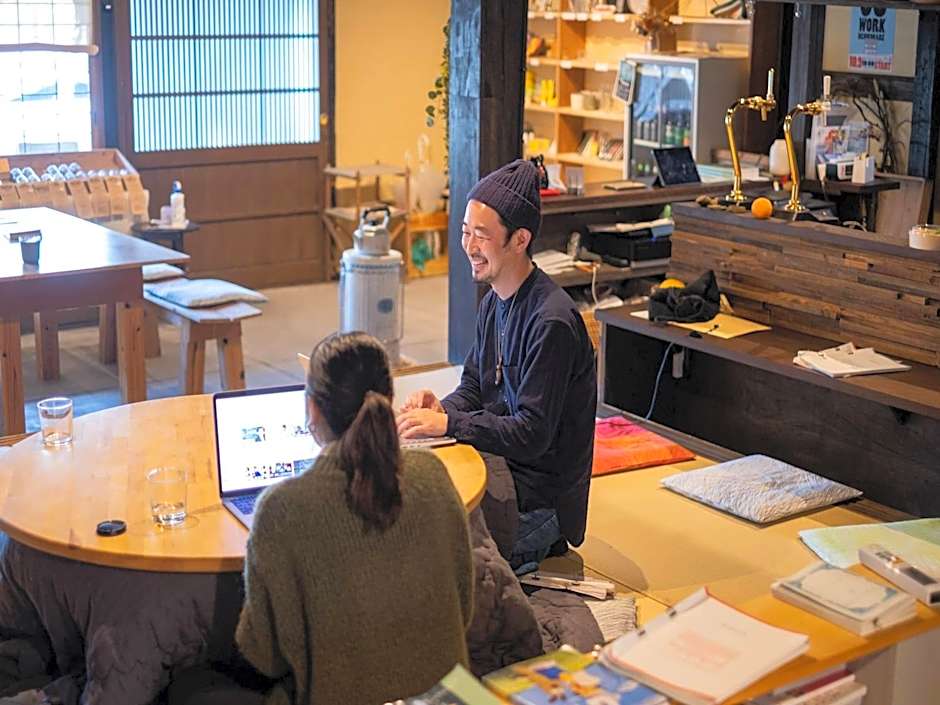 Hostel & Tatami Bar Uchikobare -内子晴れ-