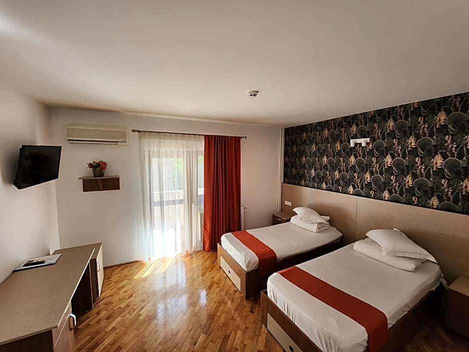 Photo 1 sur 7 de 2 Beds, Balcony
