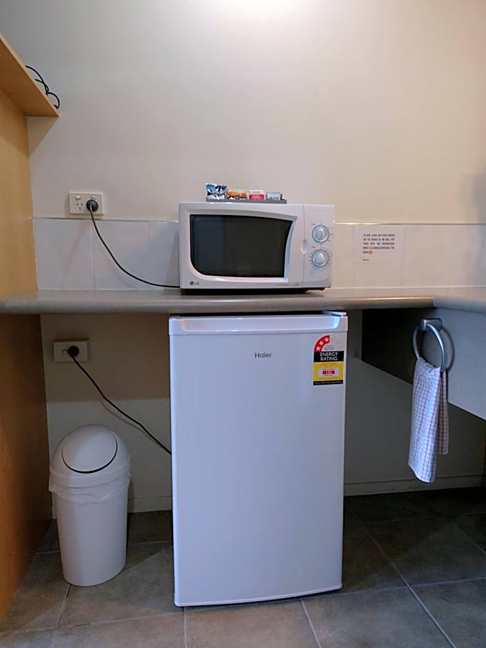 Landmark Manor Motel