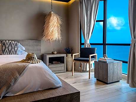 Deluxe King Suite