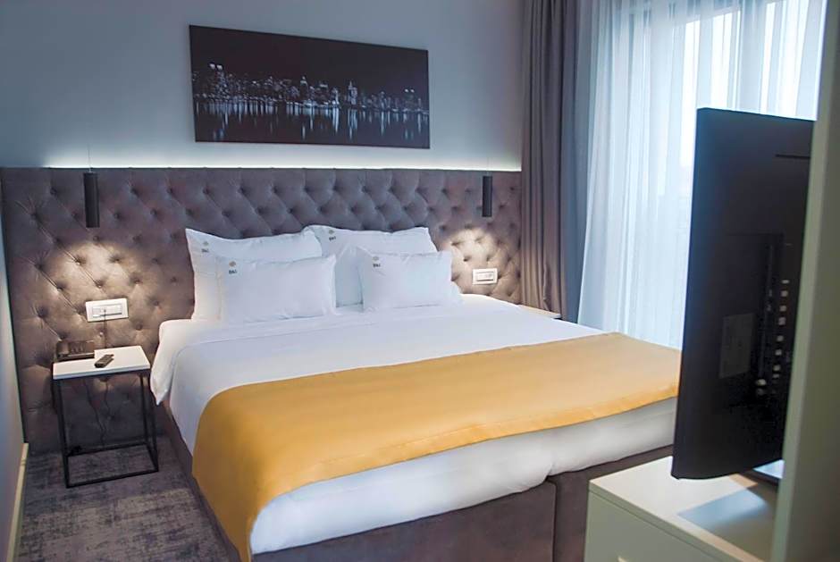 H41 Luxury Suites