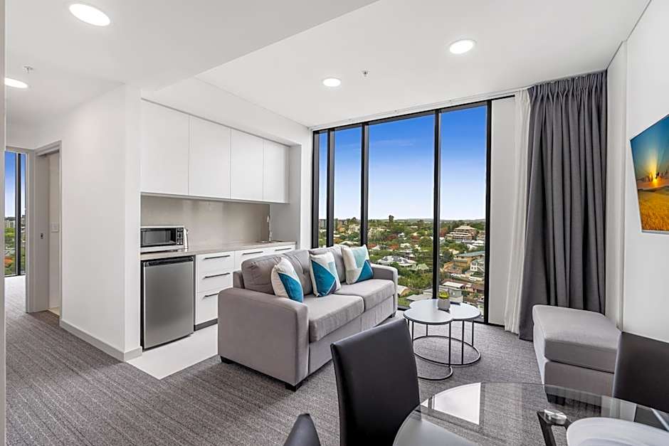 Essence Suites Taringa