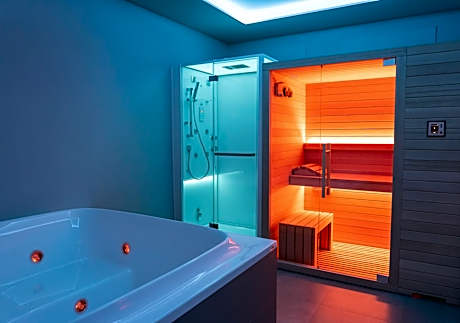 Skyline Rooms & Suites