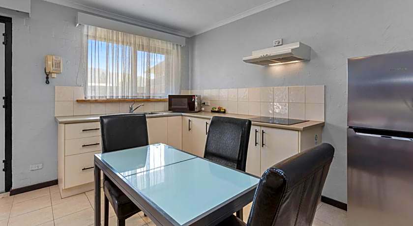 Apollo Bay Motel & Apartments