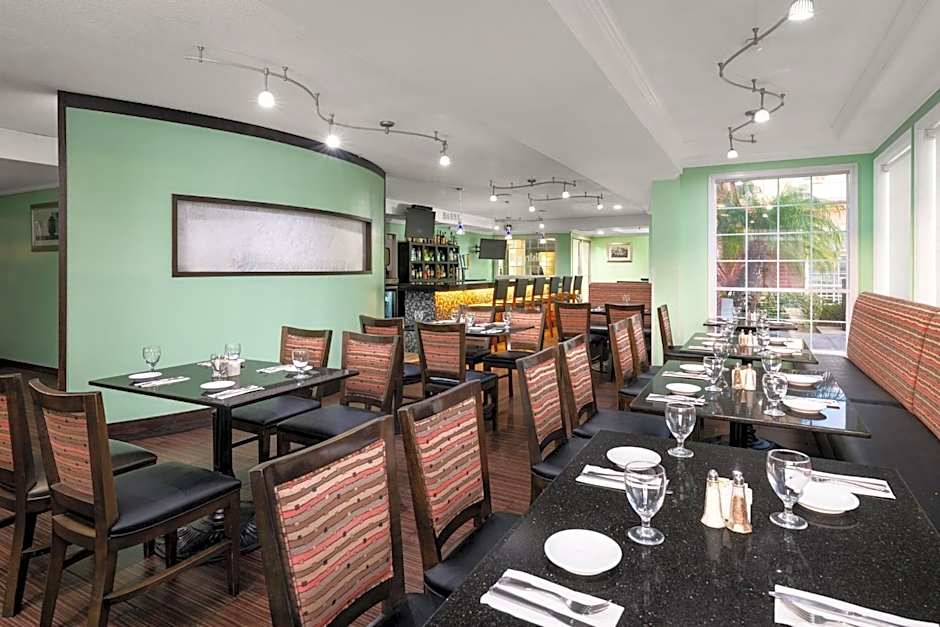 Holiday Inn & Suites San Mateo - SFO By IHG