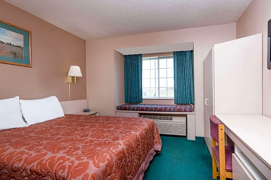 Super 8 by Wyndham Fargo Airport