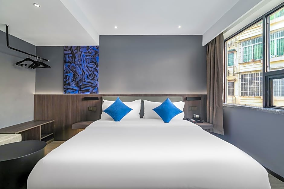 Insail Hotels (Guangyuanxincun Jingtai Pedestrian Street Guangzhou)