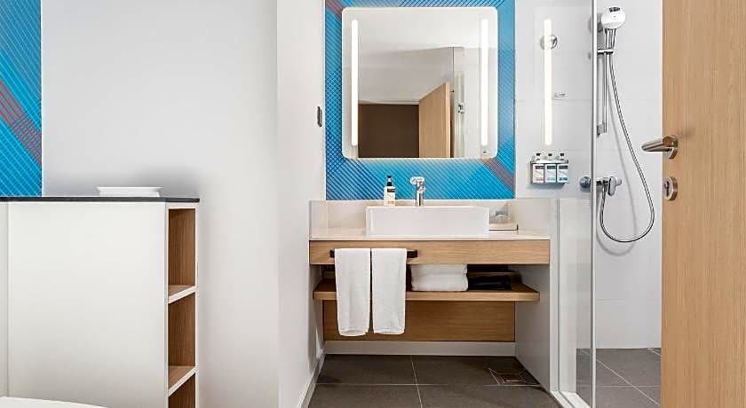 Holiday Inn Express Dandong City Center By IHG