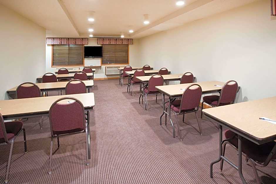 AmericInn by Wyndham Coon Rapids