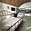 UNDERGROUND Jacuzzi Rooms