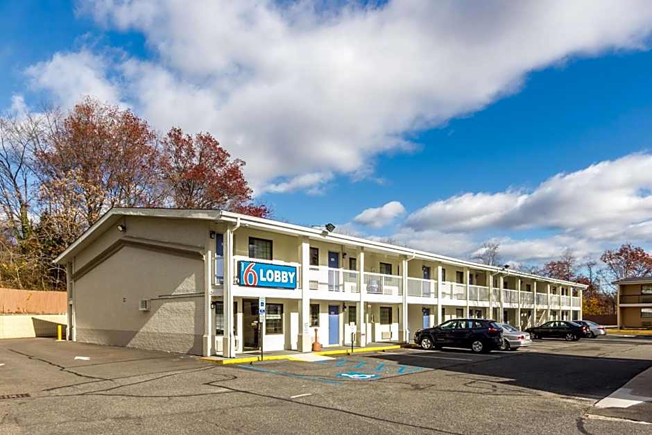 Photo 1 of 29 of Motel 6 New Brunswick, NJ