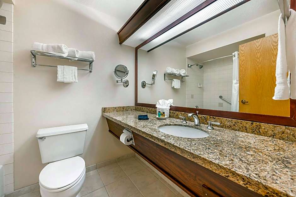 Best Western Plus Mill Creek Inn