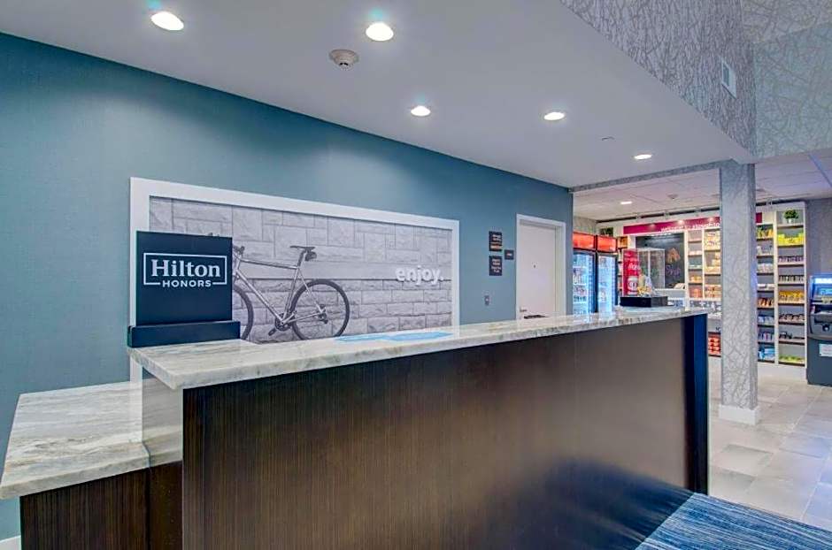 Hampton Inn & Suites Boston/Stoughton