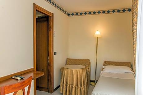 Two Connecting Economy Double Rooms with Terrace