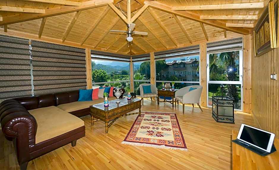 Amore Hotel Teki̇rova