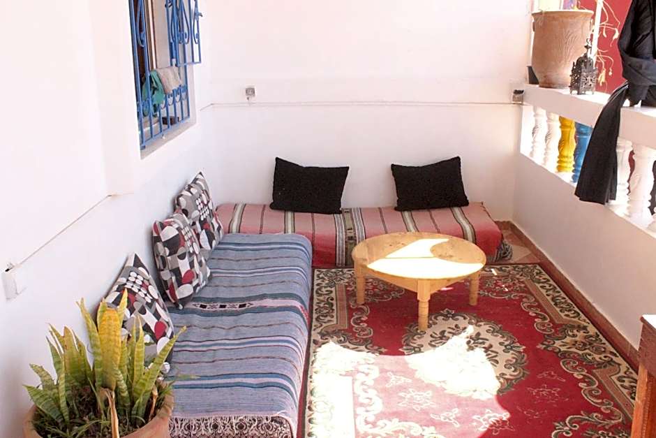 Tamraght White Hostel