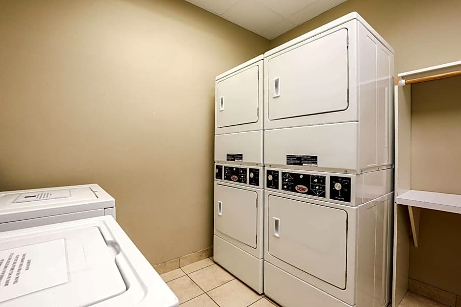 MainStay Suites Fitchburg - Madison