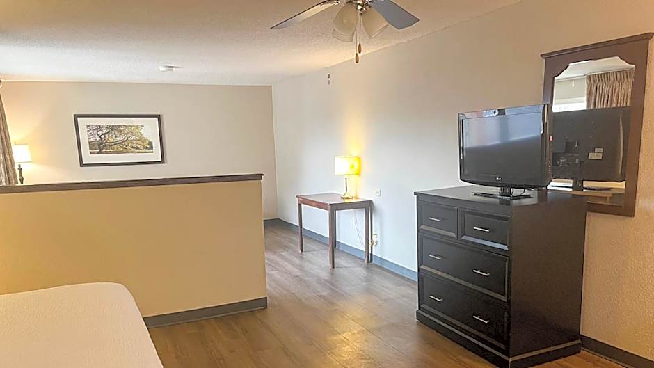 Studio 6 Chantilly VA Washington Dulles Airport