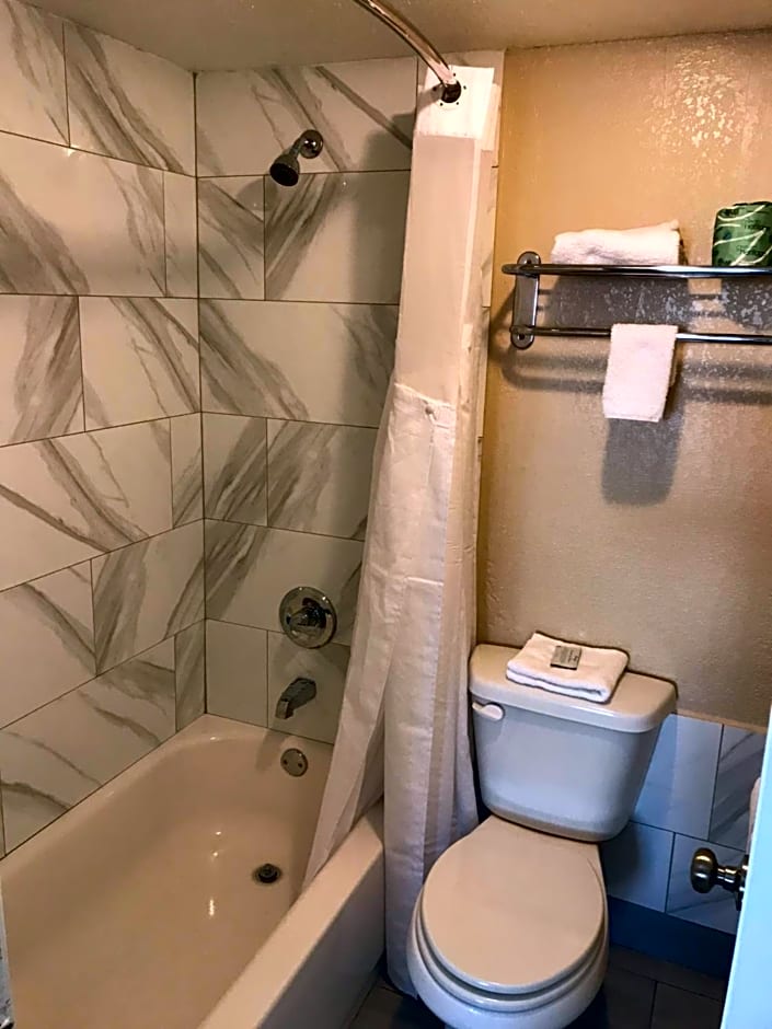 Hometown Inn & Suites