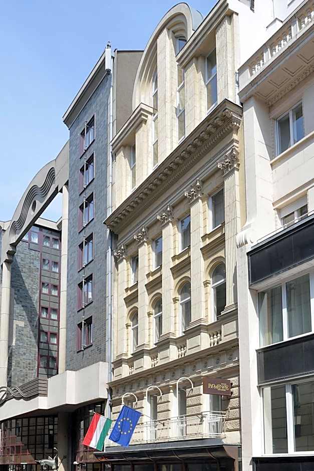 Promenade City Hotel