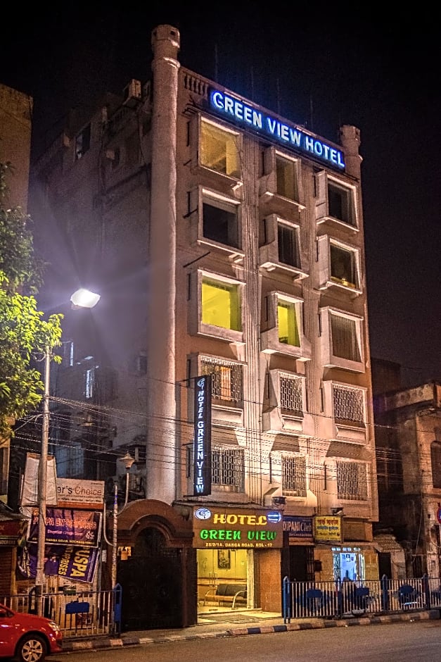 Treebo Trend Green View