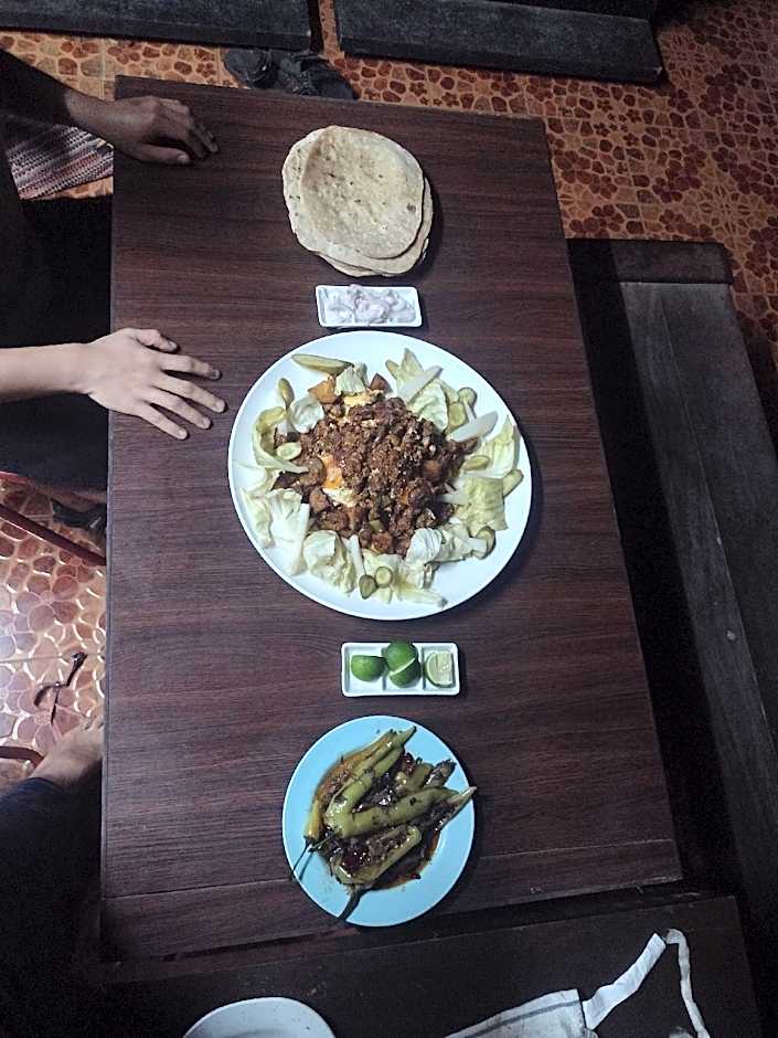 Mae Sot Commune and Camping 