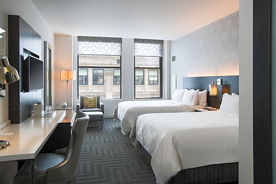 Renaissance by Marriott Cincinnati Downtown Hotel