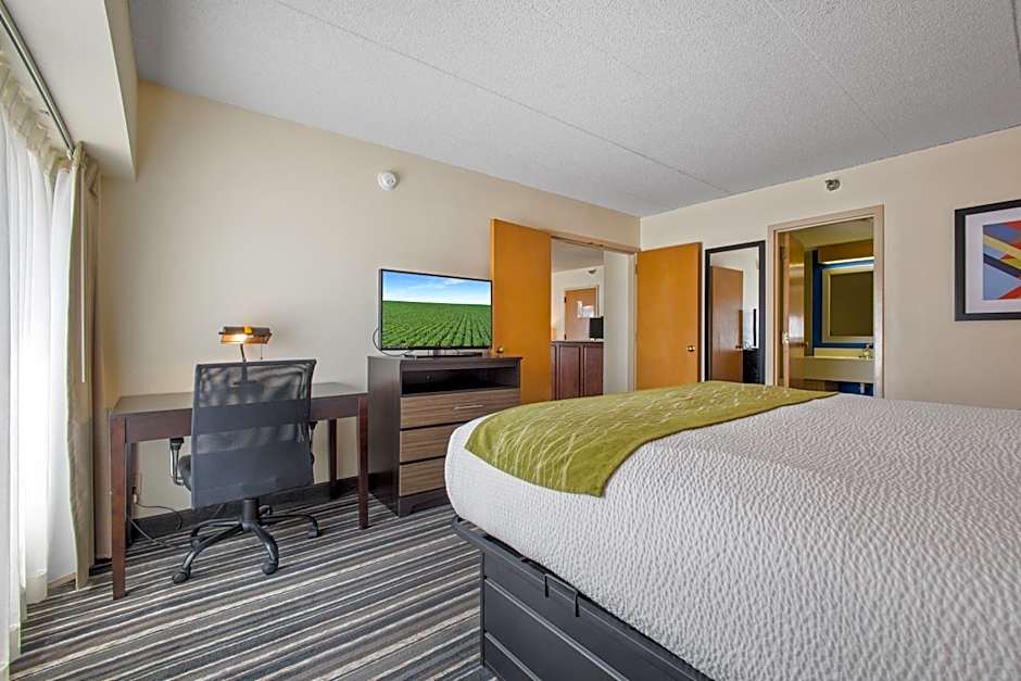 Crossroads Hotel and Huron Event Center