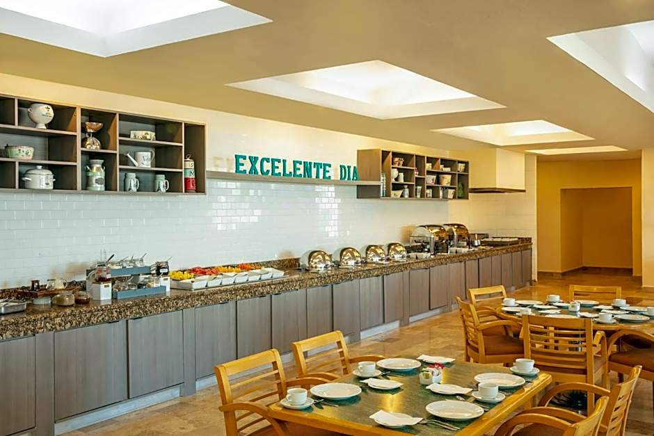 Fiesta Inn Express San Luis Potosí Oriente