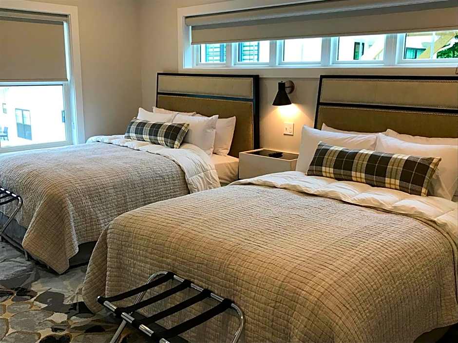Bay Pointe Inn