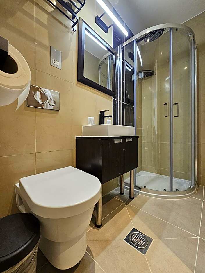 Cromwell International Hotel