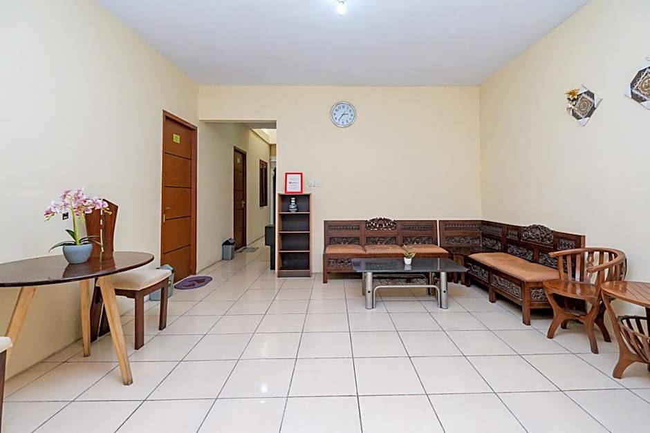 RedDoorz Syariah At Danau Maninjau Sawojajar