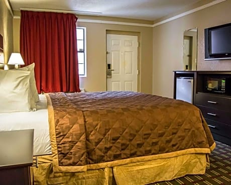 King Room - Accessible/Non-Smoking
