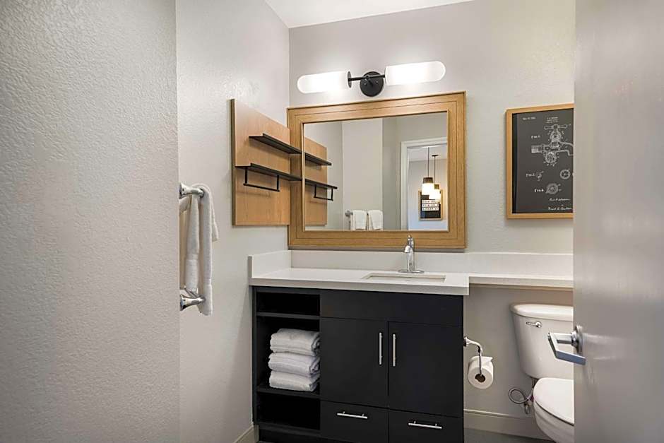 Sonesta Simply Suites Baltimore BWI Airport