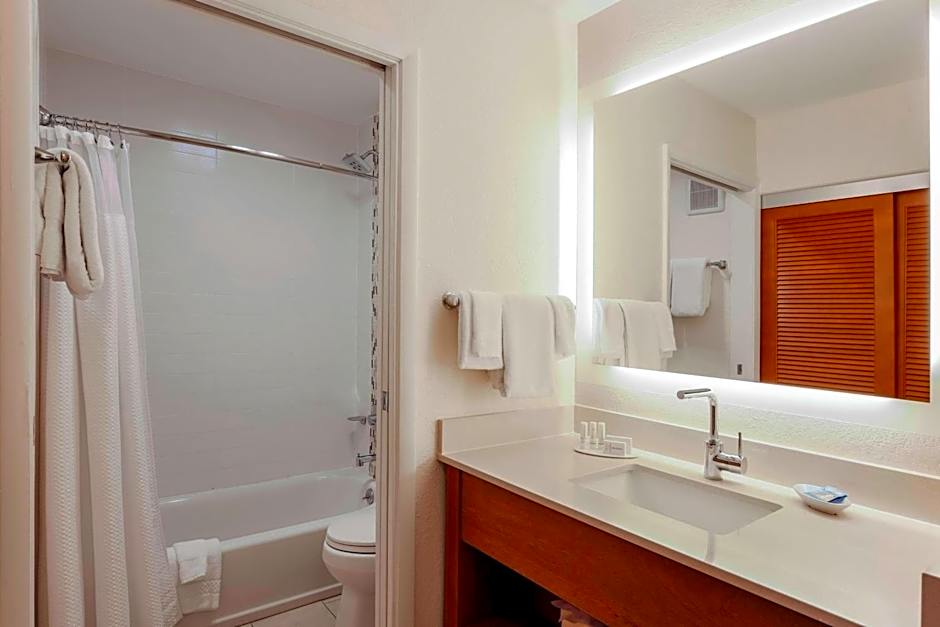 Courtyard by Marriott San Diego Del Mar/Solana Beach